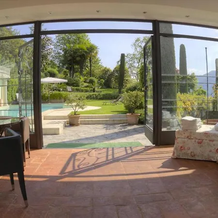 Veglio Sleeps 13 With Pool And Air Con