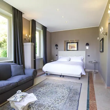 Veglio Sleeps 13 With Pool And Air Con 别墅
