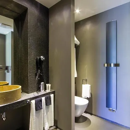 ヴィラ Veglio Sleeps 13 With Pool And Air Con ラーリオ
