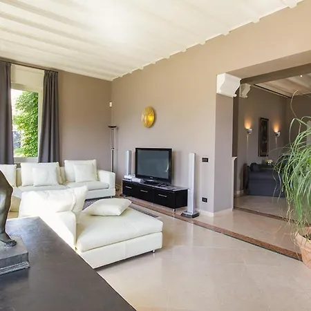 Veglio Sleeps 13 With Pool And Air Con 拉利奥