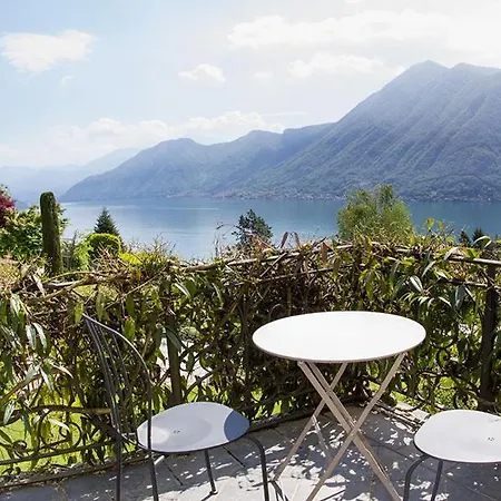 Villa Veglio Sleeps 13 With Pool And Air Con